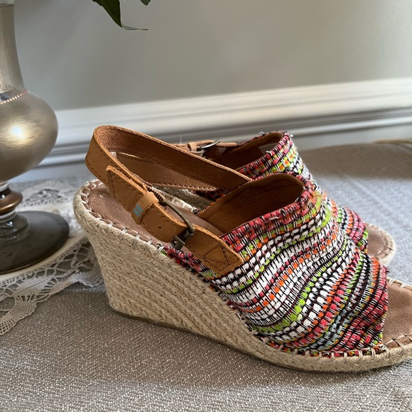 Tom’s Striped Wedge Sandals - Picture 3 of 5